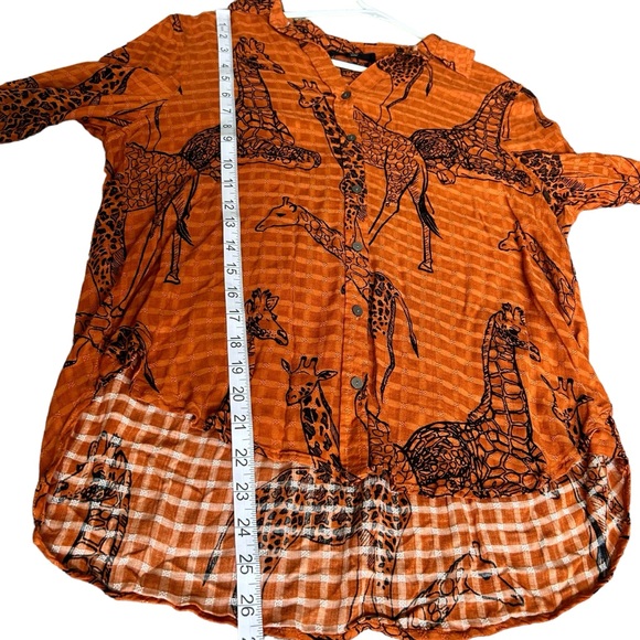 Jane + Delancey Orange Giraffe Print Rayon Button Down Blouse Large - Picture 6 of 8